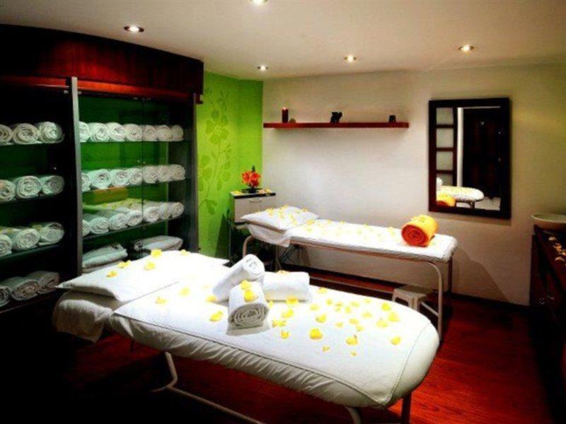 Nh Collection Quito Royal Hotel Kültér fotó